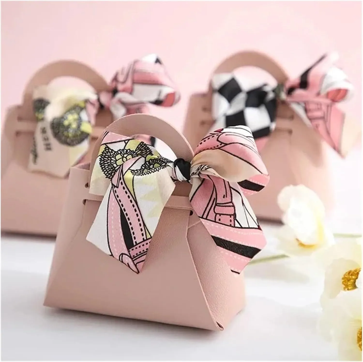Gift Bags 20PCS Leather Gift Bags Bow Ribbon Packaging Bag Wedding Favour Distributions Bags Christmas Candy Packaging Box Handbag(Champagne Gold,Large)