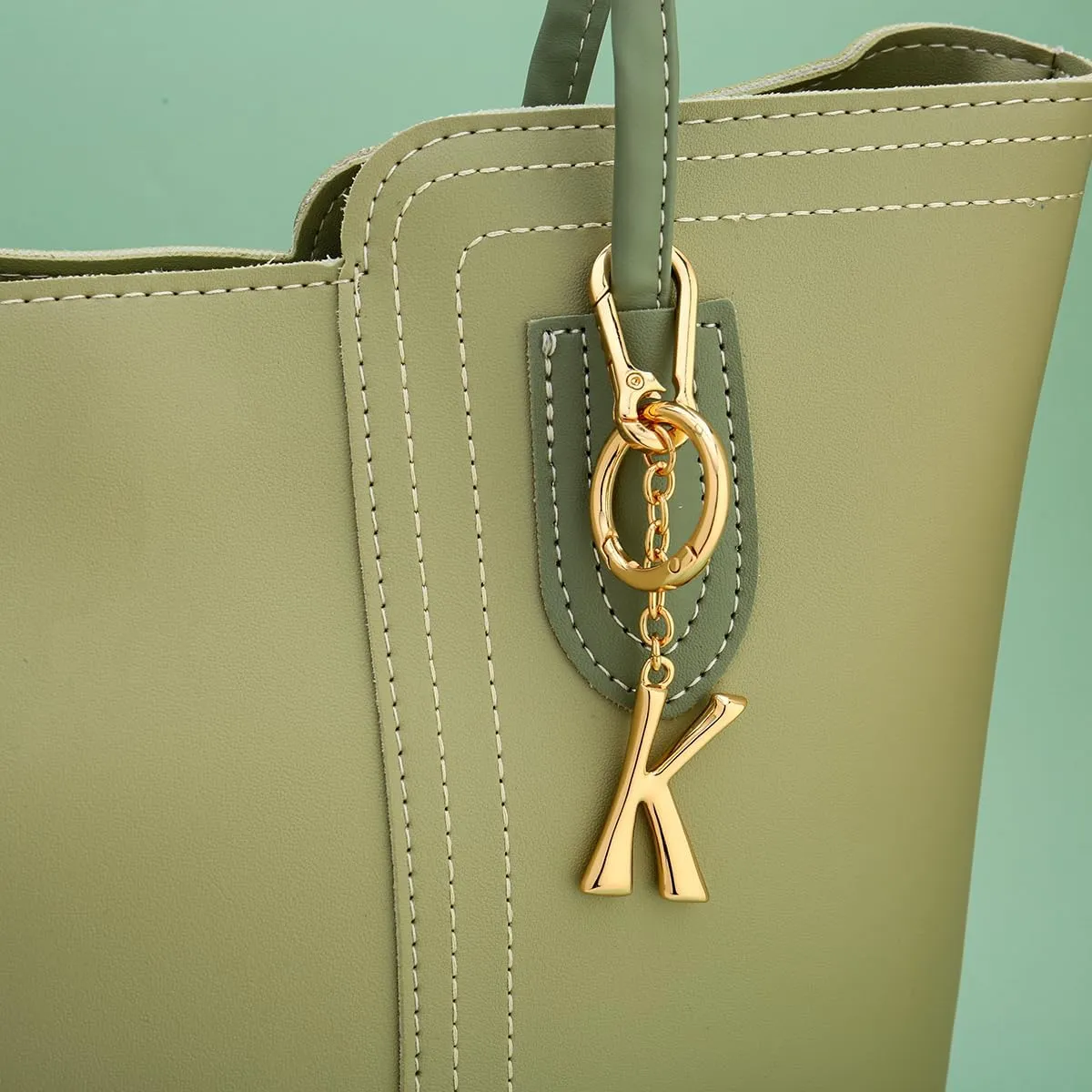 Gold Letter Keychain for Women, Initial A-Z Enamel Bag Charm Fashion Cute Keychain for Handbag Accessories Gifts