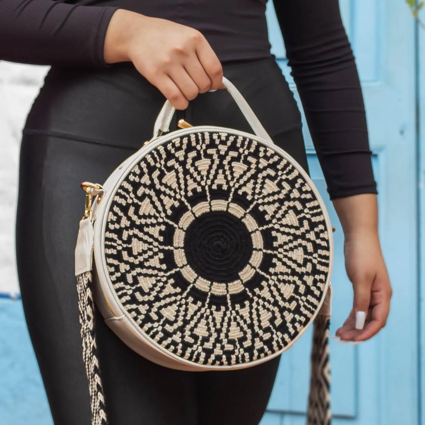 Handcrafted Leather Crossbody Bag for Women - Elegant Leather Bags with Unique Wayuu Weaving - Versatile Genuine Leather Crossbody Bag - Premium Colombian Materials and Design - Beige Bag with Black