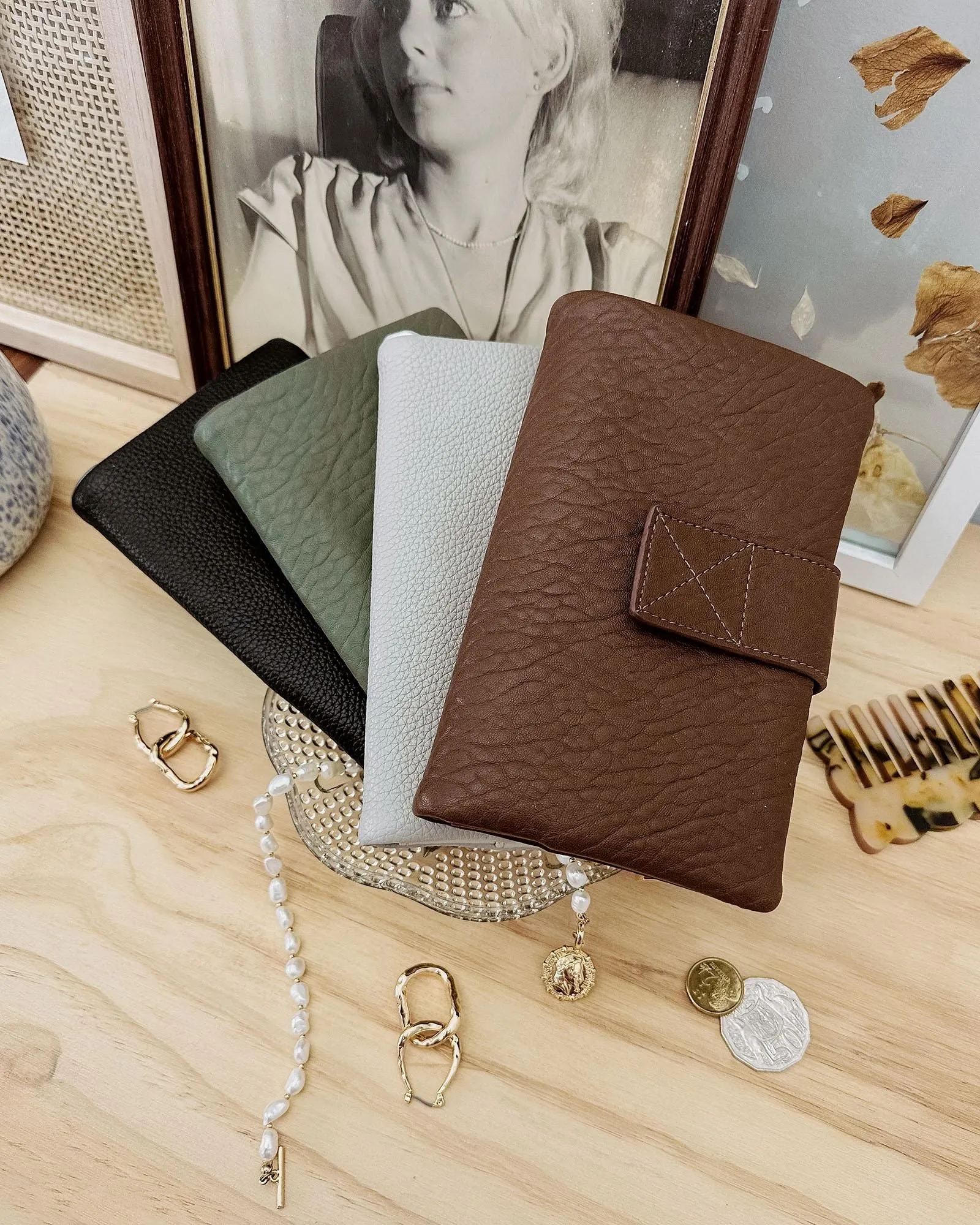 LOUENHIDE Bailey Wallet - Cocoa