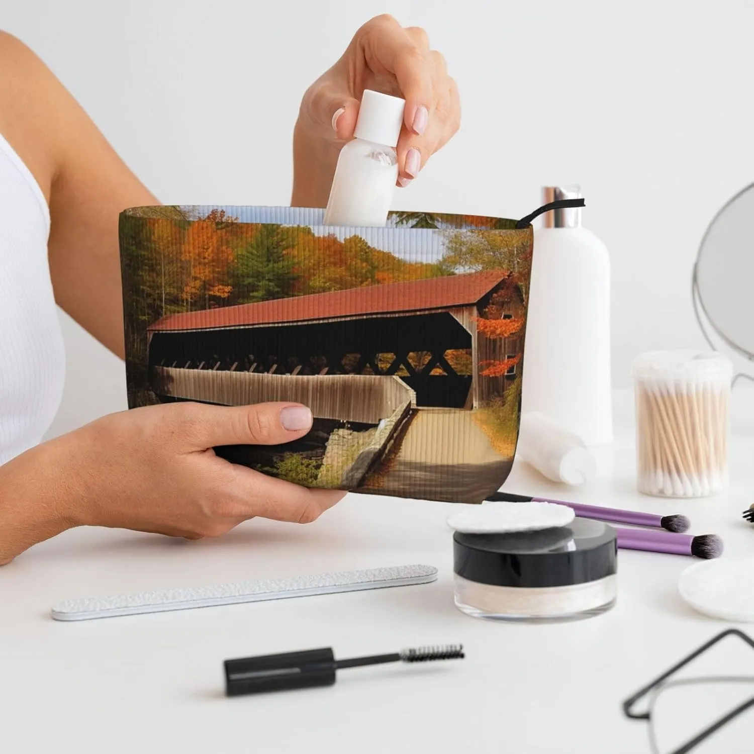 Makeup Bag for Women Albany Covered Bridge Cosmetic Bag Large Capacity Portable Makeup Organizer Bags Corduroy Travel Toiletry Bag Cute Aesthetic Zipper Makeup Pouch