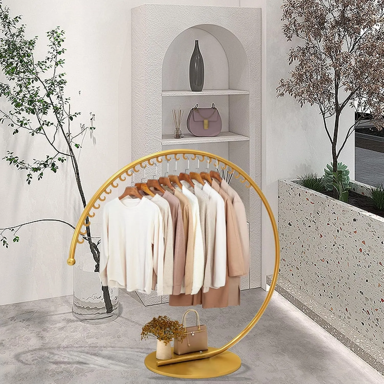 Round Garment Rack, Floor Standing Garment Rack Stand, Metal Clothing Rack with Stable Base, for Boutique Supplies Coat Rack, Retail Display Costume Coat, Bedroom, Laundry Room Decor (GOLD, Large)