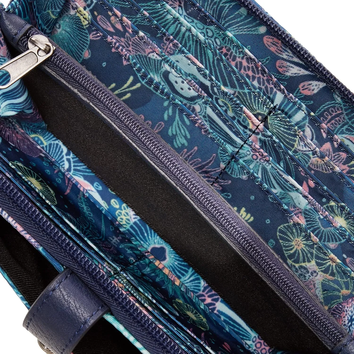 Sakroots Artist Circle Smartphone Crossbody in Eco Twill, Detachable Wristlet Strap
