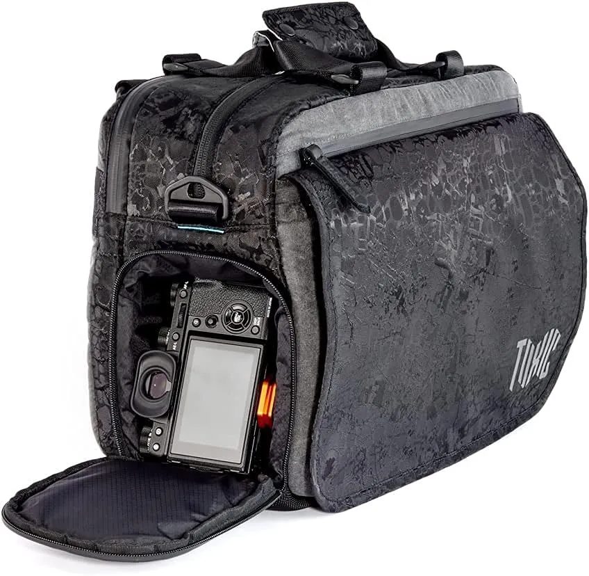 Toxic Wraith Camera Messenger Bag - Smart Storage Padded Camera Bag with Shoulder Strap and Carry Handle - Onyx 20L (WRAITH-ONYX-L)
