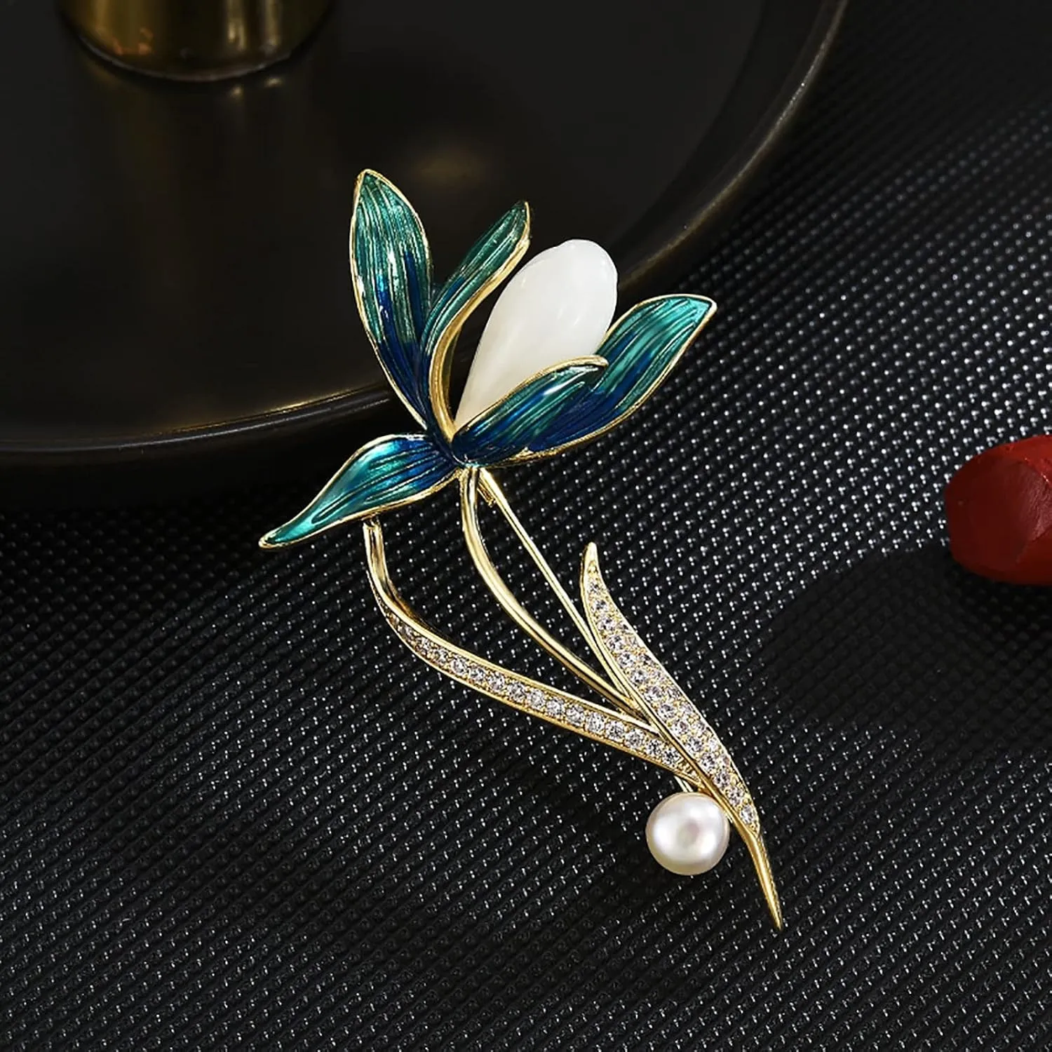 Women's Brooch Brooch Pearl Magnolia Costume Elegant Pins for Wedding Banquet