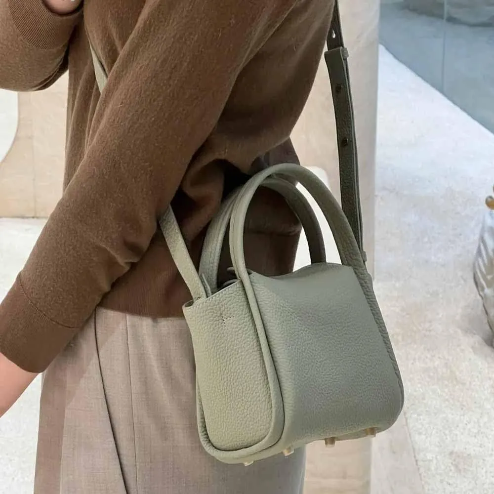 Women's Classic Design Luxury Leather Bag Soft Handbag Fashion Multi functional Bucket Bag Elegant Handbag