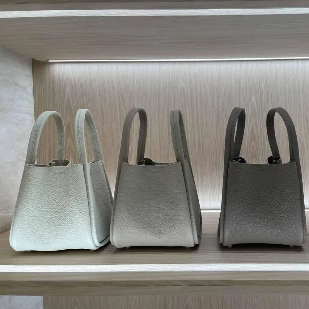 Women's Classic Design Luxury Leather Bag Soft Handbag Fashion Multi functional Bucket Bag Elegant Handbag