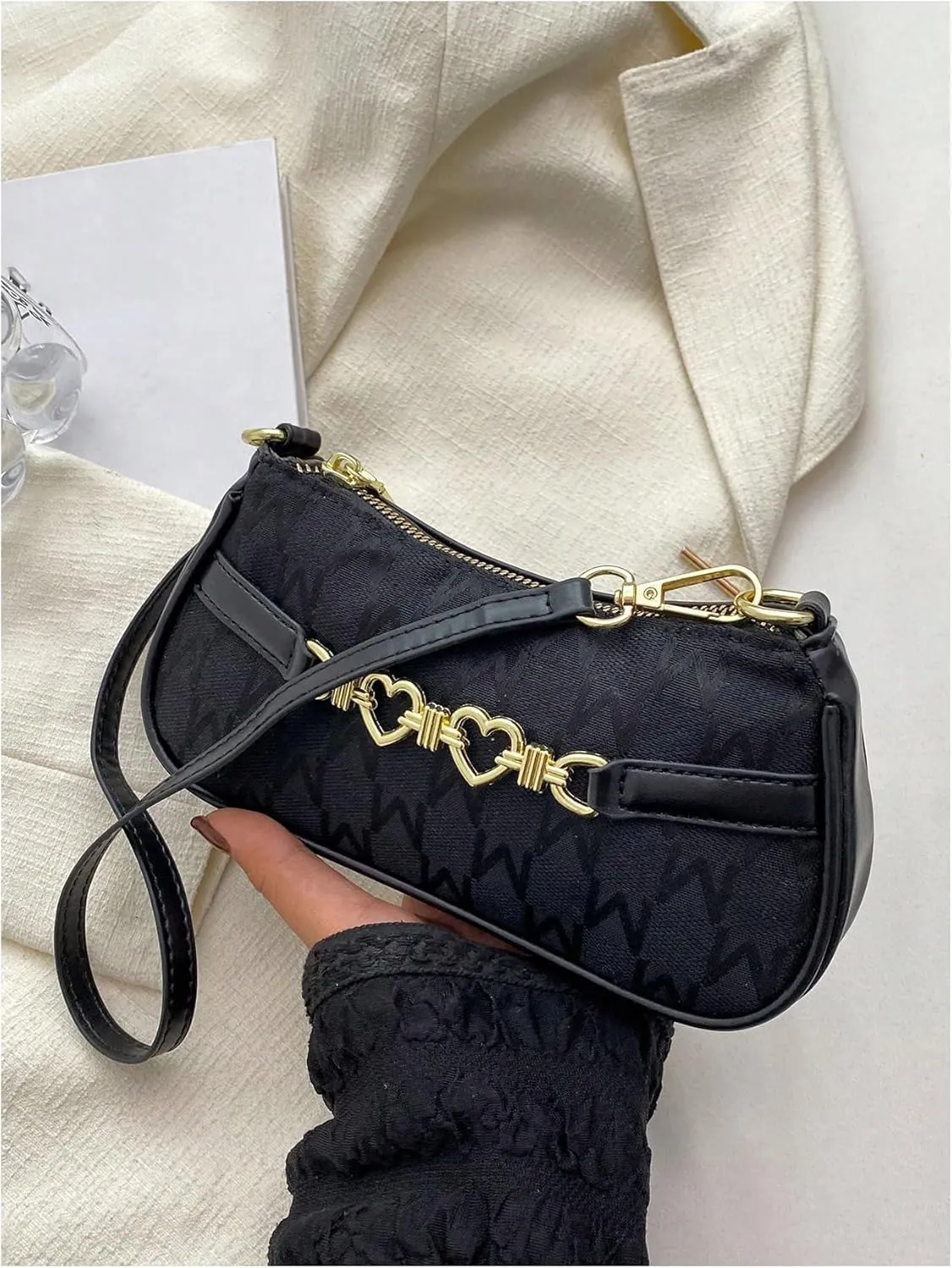 Women's Heart Chain Linked Shoulder Handbags Zipper Small Underarm Bag Elegant Graphic Purse