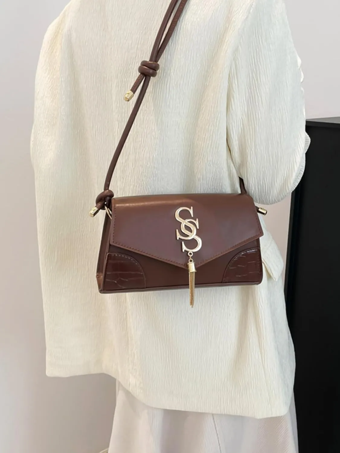 Women’s Letter Tassel Flap Square Handbags Elegant Shoulder Underarm Bags Small Purse