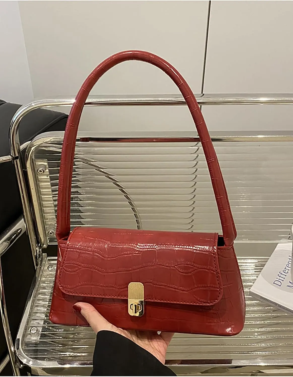 Women's Turn Lock Closure Flap Underarm Bags Elegant Vegan Leather Shoulder Handbags Trendy Purse